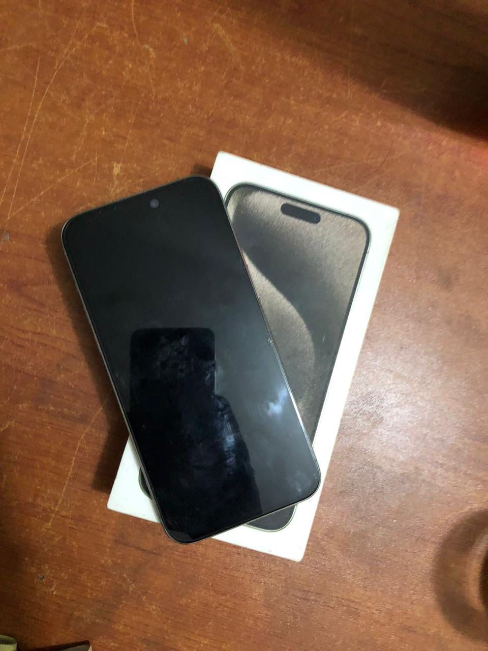 سلام عليكم 15بروماكس 256ماستر
ب980قفل جهاز وتر 
مكاني البلديات ***********
