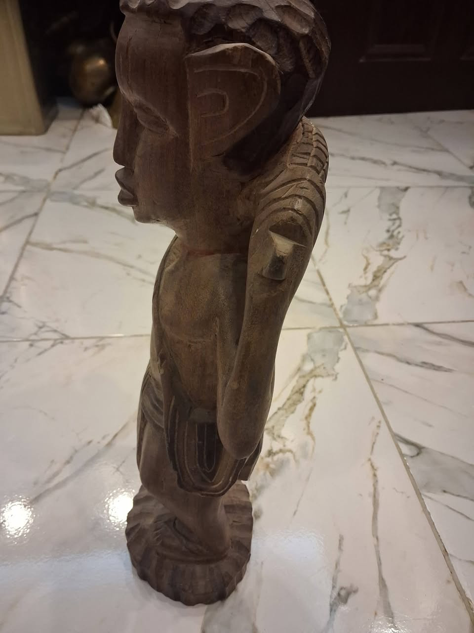 مجسم منحوت يدوي من خشب الابانوس عالاغلب مشغول افريقي قديم جدا من القطع النوادر عمره يتراوح بين ال 70 عامل 90 عام تقريبا قطعه فاخره جدا منحوته بعنايه عاليه بادوات يدويه كامله مشغول يدوي بالكامل بسعر مناسب


**إذا كنت صاحب هذا الإعلان وتريد حذفه لأي سبب، رجاءا أرسل رسالة إلى الدعم الفني**