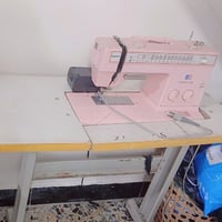 مكينة خياطة • نضيفه • للبيع
