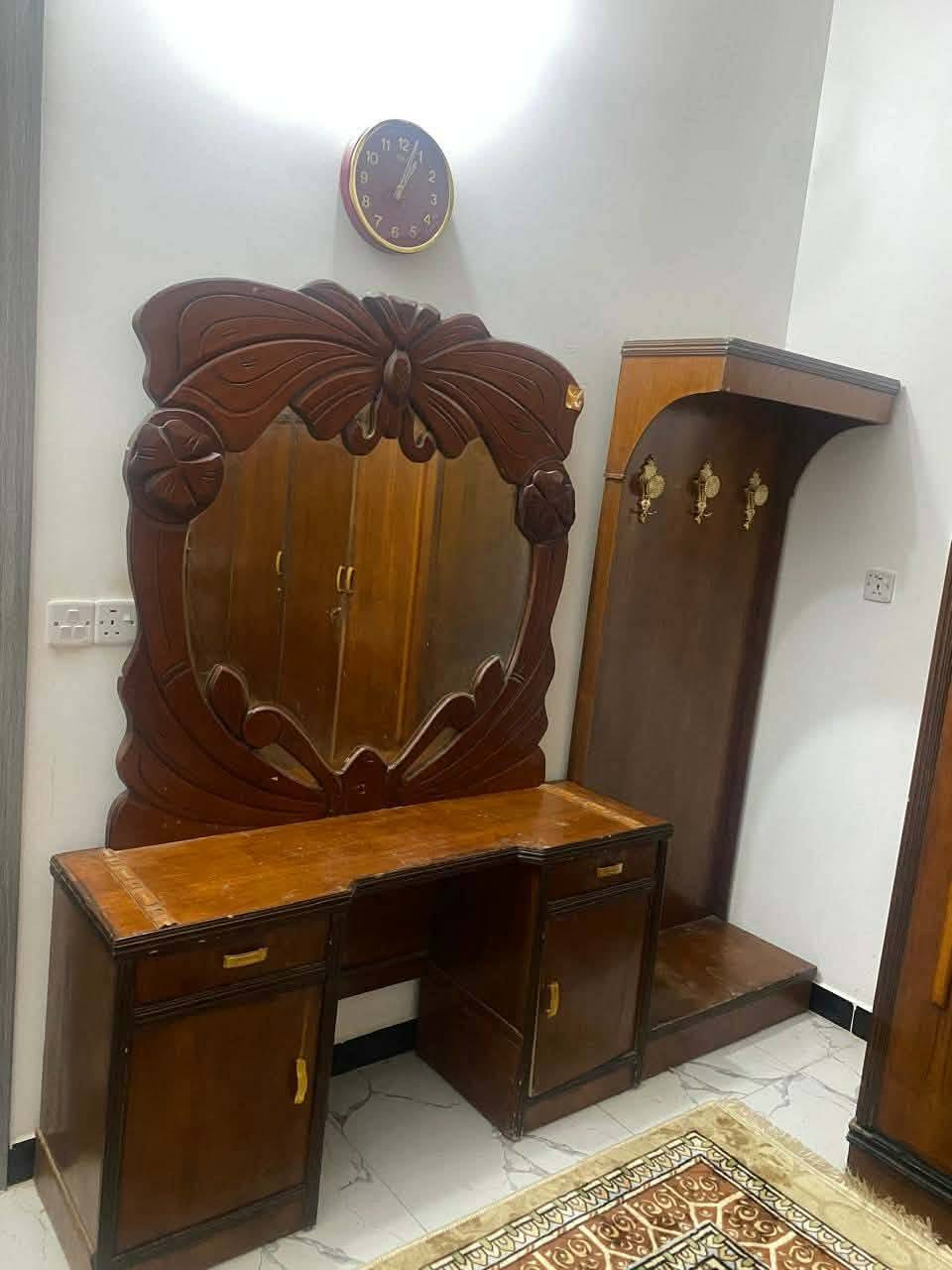 عندي هاي الغرفه للبيع ٣٥٠ اريدها صاج نجارة اللي يجي شراي هو يفتحها ماعندي أحد يفتحها مكاني دوانم معمل


**إذا كنت صاحب هذا الإعلان وتريد حذفه لأي سبب، رجاءا أرسل رسالة إلى الدعم الفني**