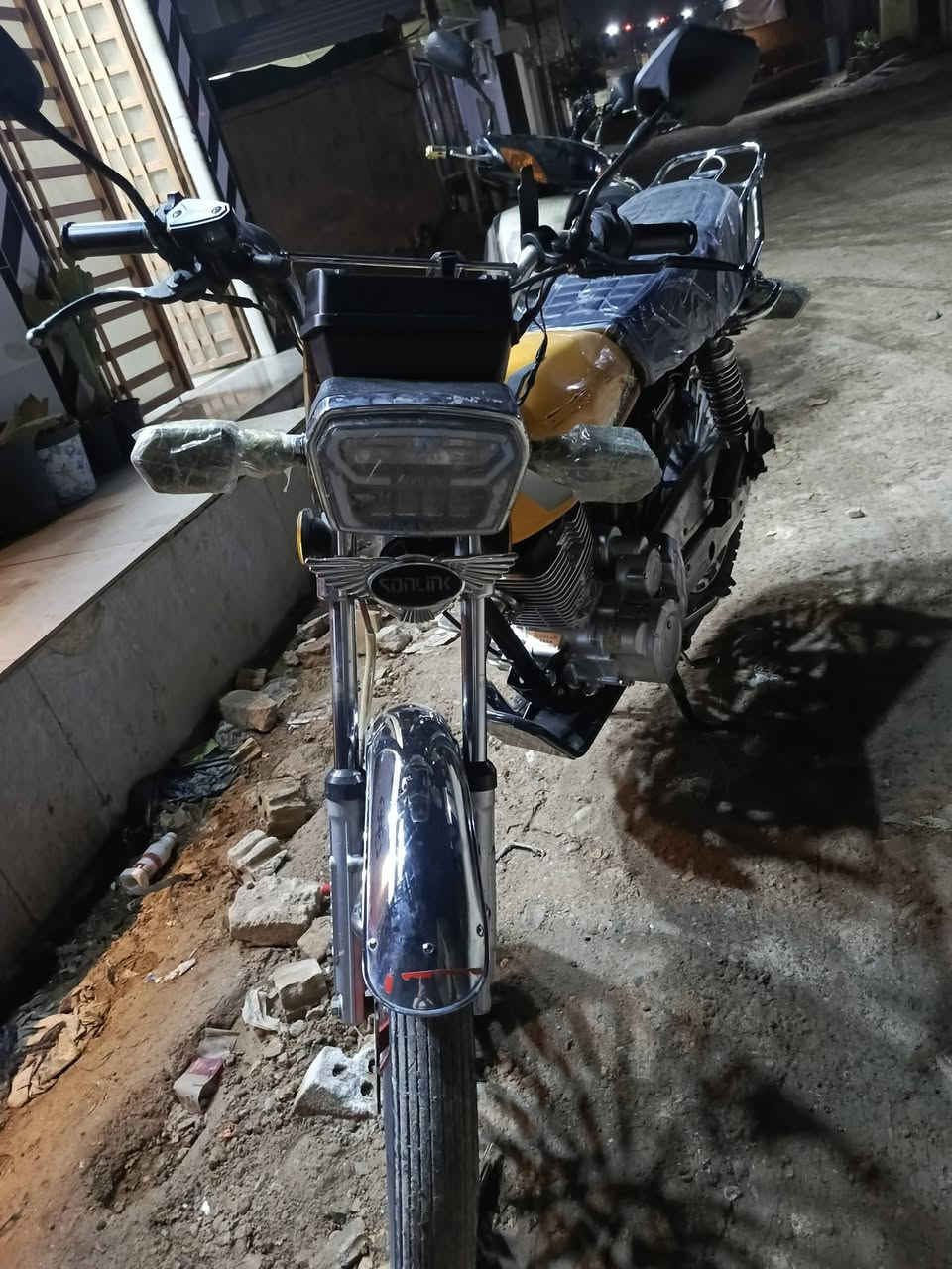 السلام عليكم للبيع سولنك عوزهه تانكي وصفحياته فقط دراجه كفاله 24 شكل 25 مكان بلديات السعر 700 مجال حك جيه شراي يجي يتصل ***********
