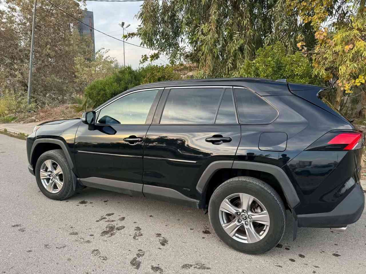 ‏2024   TOYOTA RAV4 XLE Hybrid.
اللون الخارجي  اسود
  عداد 18 الف مايل  
وارد  امريكي 
 الفحص  كامل
         
الاضافات :

•دفع رباعي 4*4
• ماتور 2500cc هايبرد
• قير اوتوماتيك 
• كراسي مخمل
• شاشة كبيرة
• كاميرا خلفي
• رادار امامي
• مانع تصادم
• محدد مسرب
• تصحيح مسار
• مثبت سرعة
• مانع انزلاق
• استيرنق متحرك
•ابل كار بلاي 
•اندرويد اوتو 
• تحكم طارة
• إنارة ترحيبية
• مري كهرباء
• غمازات عالمري 
• حساسات تجاوز BSM 
• شاشة اعطال
• زجاج كهرباء ملون
• اضوية امامية زنون LED
• اضوية خلفية LED
• كشافات زنون LED
• اضاءة فل زنون LED
• ليد زنون نهاري
• نظام صوتي مميز
• أوامر صوتية
• حساسات ضغط هواء الإطارات
‏• GPS
• 3 أنظمة قيادة (eco, ev, sport)
•تبريد 2 قطع  مركزي
• هولد كب
• ركايات وسط
• بلوتوث
• مدخل USB + AUX

فقط بيع  السعر 24500
***********

