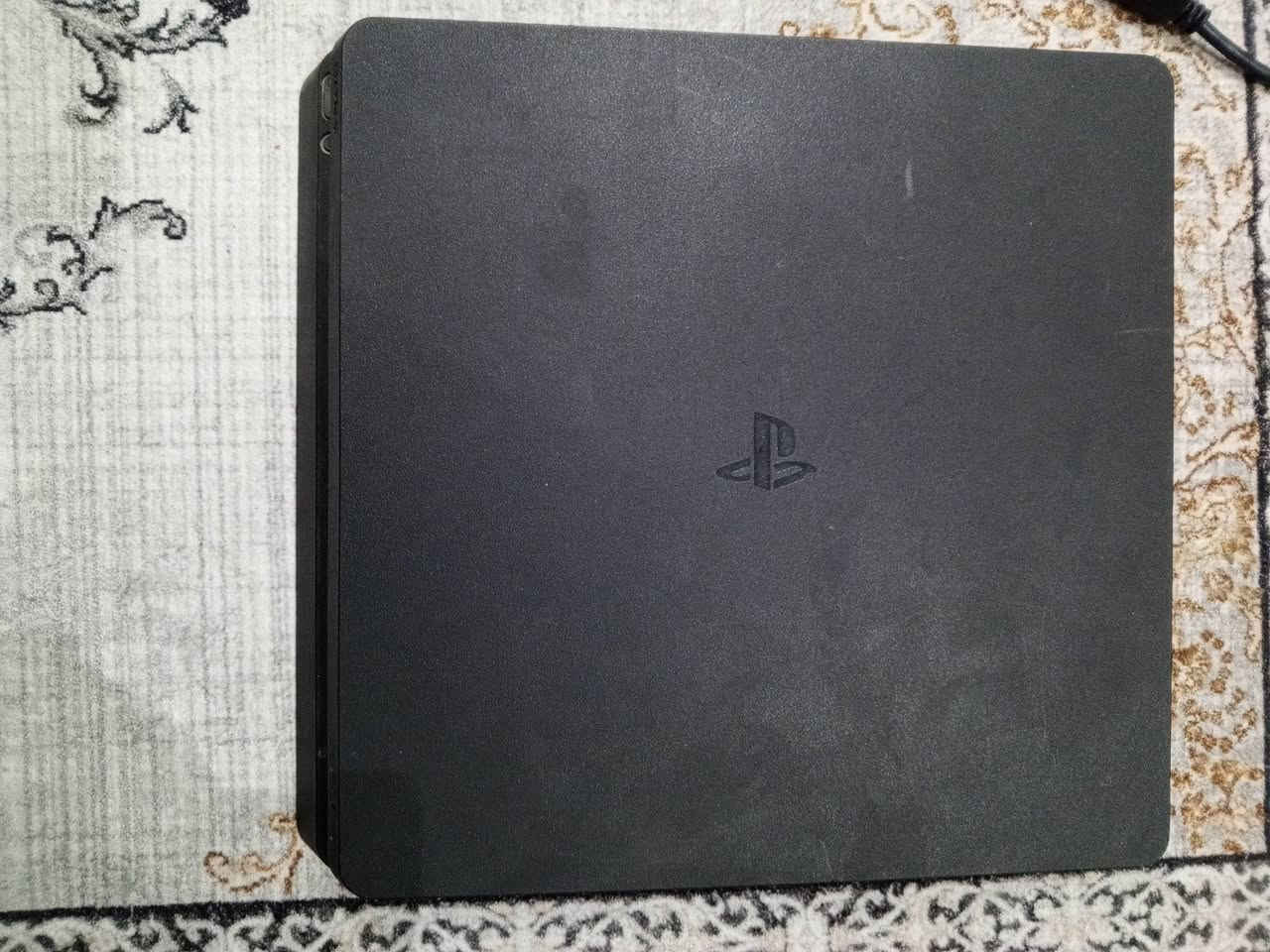 جهاز بلي 4 سلم اونلاين
ذاكره 500G

جهاز لا مفتوح ولا اي خلل بي النضافه 100% كما موضح 

GTA 5 

وياهه كامل ملحقاته الاصليه

واثنين جوستكات الاصليه والتجاريه

***********
السعر 250 وبي مجال

المكان بغداد-حي الجهاد

لا يوجد توصيل

