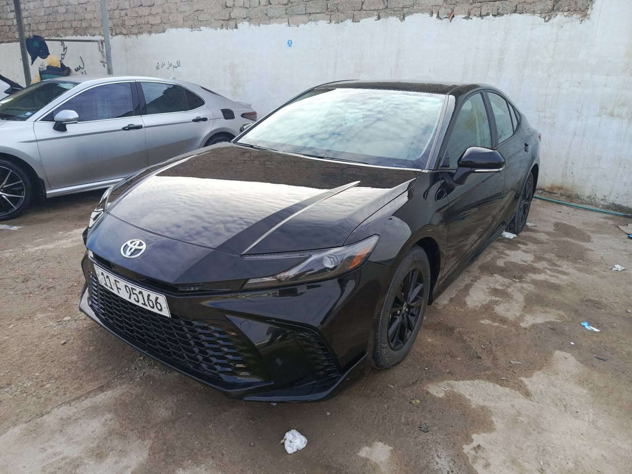 االسلام عليكم 
كامري هايبرد لون اسود
2025 دخول جديد رقم بغداد
مكينه2.500 بانزين و هايبرد HEV 
فئة ال Le ماشيه 10 الف ميل
حساسات
تحكم ستيرن جهتين
رادار امامي
رادار جانبي
قياده ذاتيه
كروز سرعه
مانع انزلاق
مانع تصادم
حساسات ضغط الاطارات
بك لايت لد   LED
لايت زنون امامي بلادي LED
ويل 18
محدد مسار
تصحيح مسار
حساسات ستيرن التنبيه  
مودEV
اوتو هولد
 بصمه
3أنظمة قياده ECO / Normal / Sport 
قطعتين تبريد
سايد بريك بصمه
نضامGBS + خرائط
اوامر صوتيه وتسجيل صوتي
كامره خلفيه
منافذ تايب سي 
شحن لاسلكي 
وبعد بيها مواصفات معروفه
تحويل ثاني يوم 
سعر195بيها مجال شي بسيط
مكانها  صلاح الدين سامراء 
‏  التواصل عبر الاتصال فقط ووتساب ***********  
ضرر فقط بنيد
ورقم الشاصي مرفق ب صور مع الضرر
