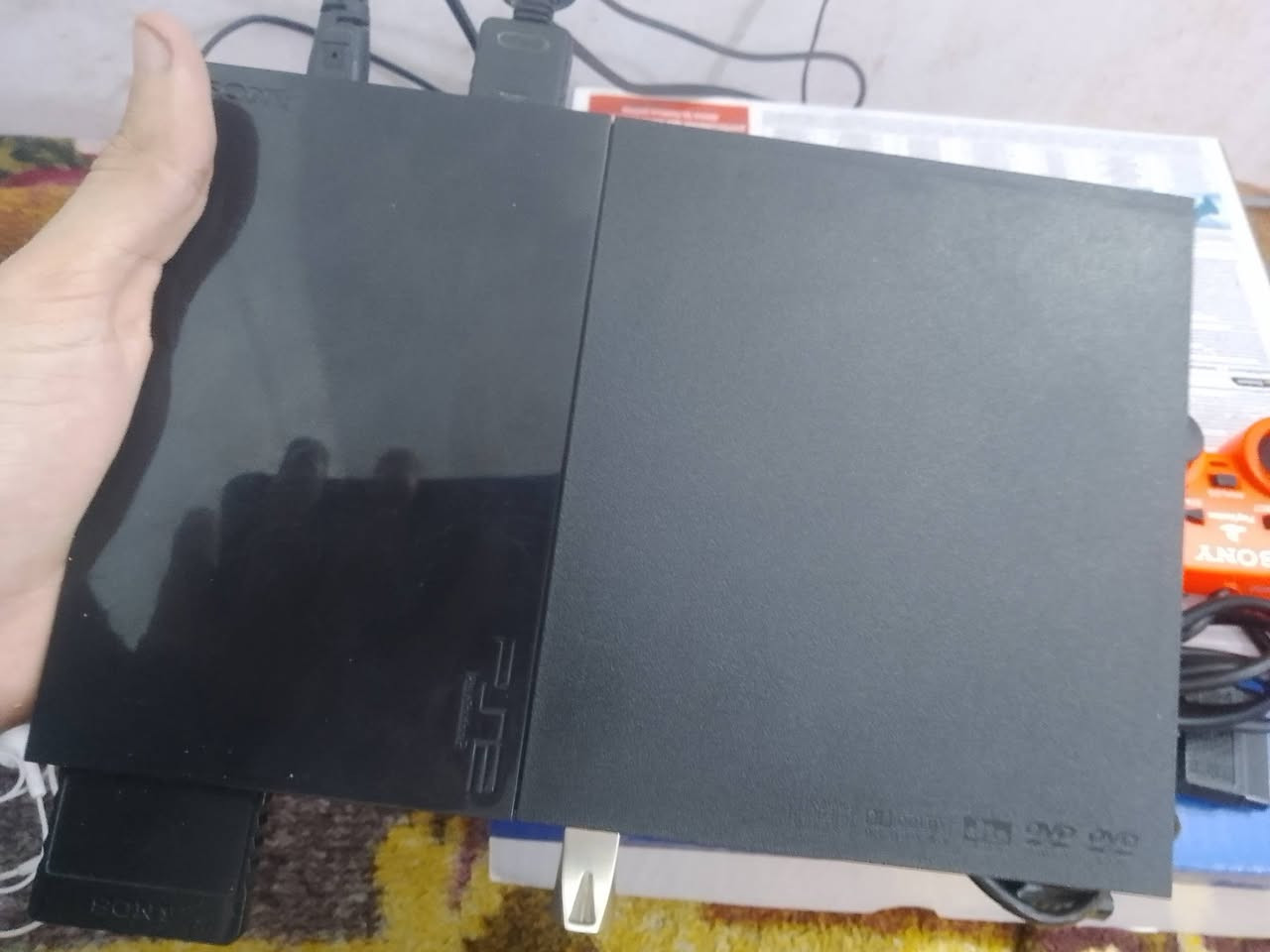 سلام عليكم عندي بلي 2 للبيع ويا ثنين جويستك وميموري وفلاش وبي العاب سعر 50 الف رقم وتساب تواصل ***********
