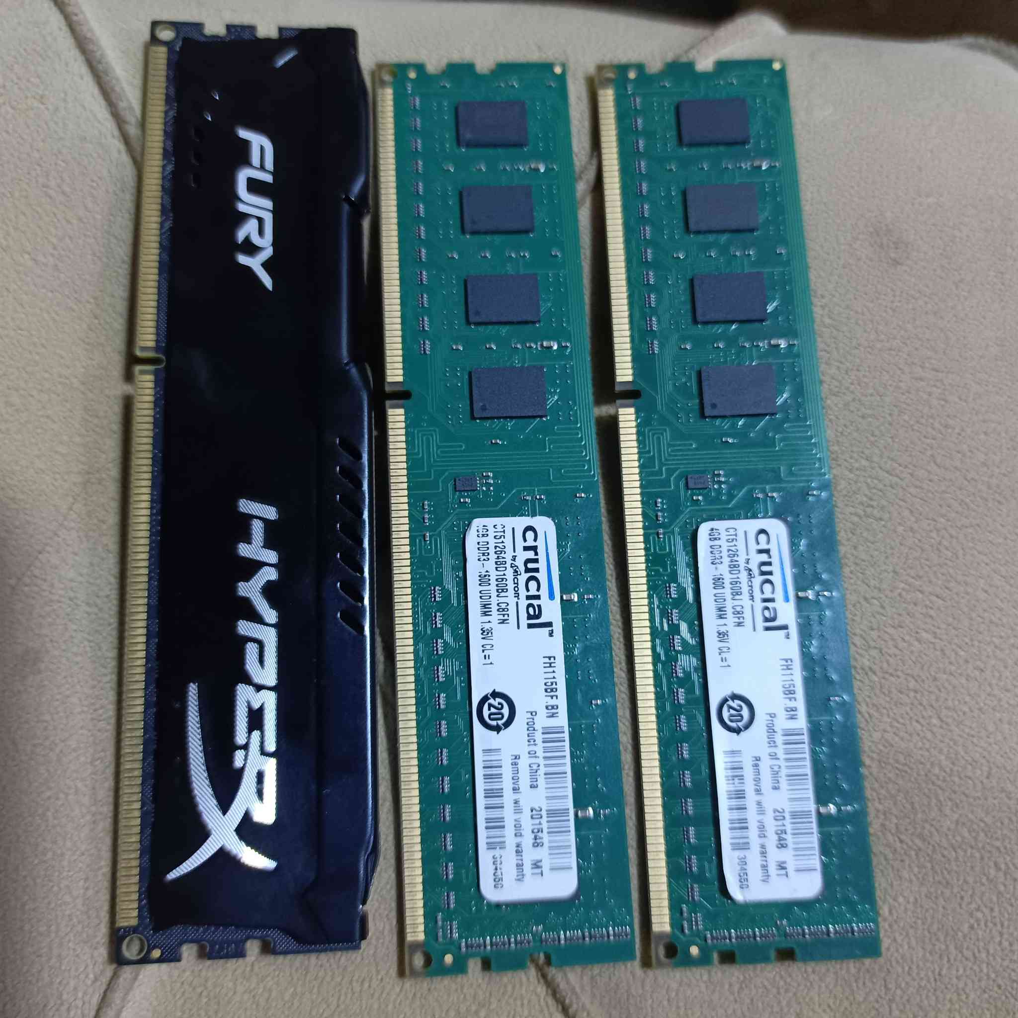رامات  DDR3   16GB كلهن بـ30 (HyperX Fury + Crucial) 
السلام عليكم
عندي رامات نوع DDR3 نضيفه و شغاله وما بيها اي مشاكل قطعتين Crucial السعه 4GB للوحده مجموع 8GB التردد 1600MHz فولتيه 1.35V والثانيه HyperX Fury السعه 8GB


**إذا كنت صاحب هذا الإعلان وتريد حذفه لأي سبب، رجاءا أرسل رسالة إلى الدعم الفني**