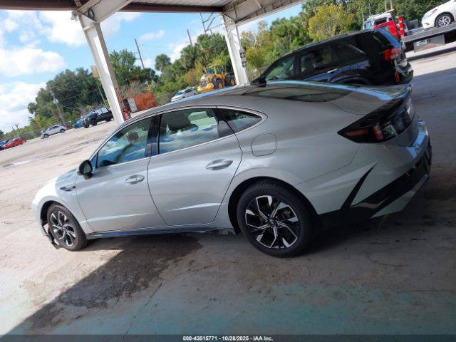 السلام عليكم سوناتا 2024 وارد امريكي سيارة حالياً بل طريق توصل شهر ثاني يوم 8 سيارة ضرر دعامية فقط كما موضح بل صور وطاك بية ايرباك سعر 150 ورقة تريد تدخلة شهداء تريد حرة بدون تصليح  *********** ناصرية
