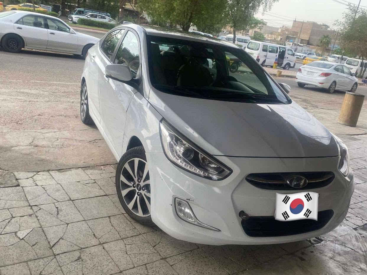 اكسنت موديل٢٠١٦ فول مواصفات
سيارة مكفولة خليجي
رقم بغداد الجديد

فتحة
لايت عدسة منضومة كاملة
ويل كروم١٦
مكينة١٦٠٠
تحكم جهتين
تبريد ثلج ❄️ 
مكان سيارة النجف الاشرف
السعر ١٢٠وبيهة مجال بسيط
للاستفسار الاتصال***********
