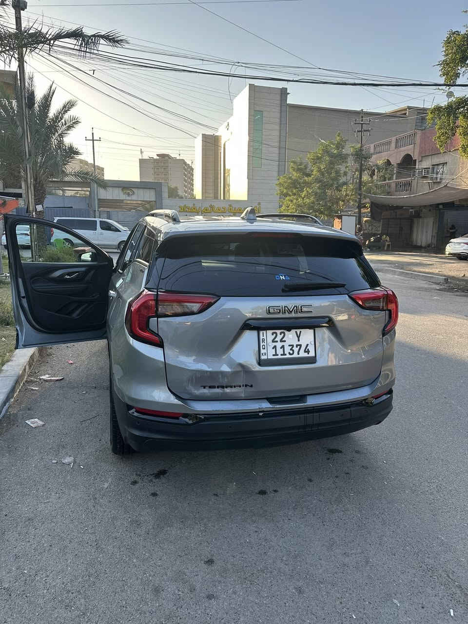 السلام عليكم
جمسي تيران بلاك توب SLE 2023 ماشيه 24 الف ميل الضرر ربع جاملغ خلفي فقط بدون دواخل وتصليحه درجة اولا وبارد جوه باب الخلف باب الصدر وممبين نهائي
والباب الخلفي انطخ هنا شي بسيط واضح بصور 
ايرباك تكمه فقط 
بجم كبس برغي مامفتوح بي هوه والمحرك والكير
كل كهربائياته مكفوله
بانوراما
رادار 
تشغيل عن بعد
شاشه كاربلي
مودات قيادة
كرسي السائق هزاز تنبية 
تنبية على الزجاج الامامي 
نقطه عمياء
اوتوبريك 
جنطه كهرباء
تبريد قطعتين ثلج
السياره بعد احلى من الصور اي نقص مابيه 
مكانها بغداد السيدية
*********** 
السعر 210 ورقة 
رقم اربيل بأسمي سنوية وهزه جديده
