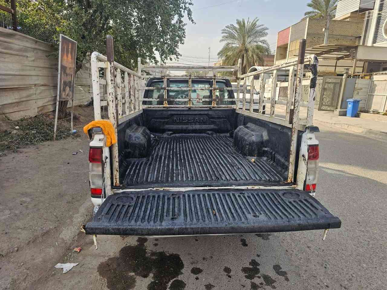 سلام عليكم للبيع بيكم نيسان موديل ٢٠٠٨ سيارة خير من لله مكينه كير حداديه شاصي كامله متصرف عليهه شي رقم بغداد بسم صاحبهه السعر ٩٧ بيهه مجال عنوان بغداد البنوك 
رقم صاحب السيارة ***********
اني مكلف بل نشر بغداد, العراق
