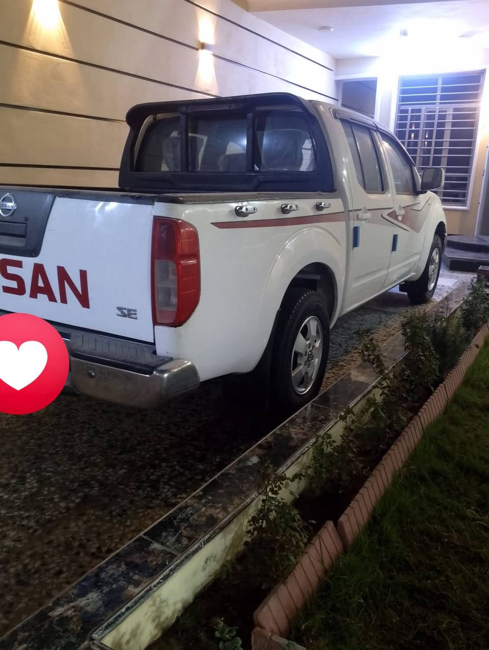 نيسان نافارة موديل 2012 اوتماتيك رقم بغداد تحويل ثاني يوم بية صبغ باب السايق بلحوض من جوة وبية بلجاملغ اليمنة من كدام السعر 95 وبية مجال ***********
