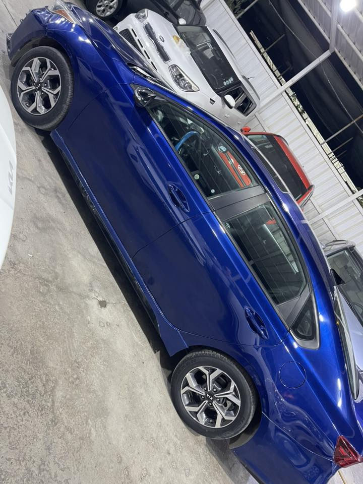 السلام عليكم كيا فورتي 2021 بغداد معوقين باقي سنتين وتصير حره استيراد شخصي فول مواصفات 
جي تي لاين محرك 2.0 دوش ماشيه 46 الف ميل حادثها صفحه السايق وبيها صبغ بالقماره 
السياره جاهزه كير ومحرك وحداديه وكهرباء و تبريد وتدفئه مكفول على ايدي محد صاعدها من دخلت للعراق لحد الان 
للبيع او مراوس مع باجير 
للاتصال  *********** ابو احمد
