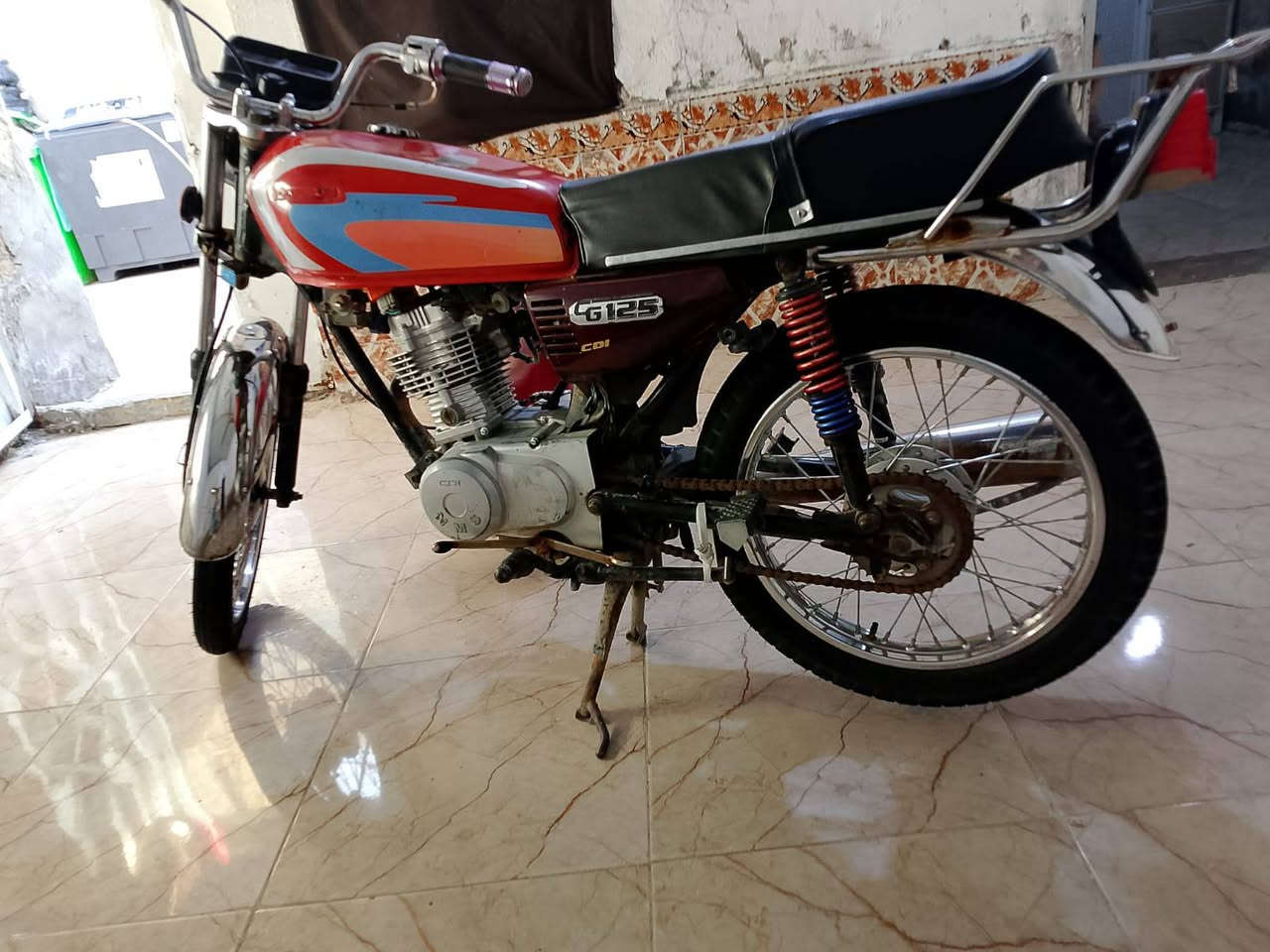 السلام عليكم اخوان دراجه للبيع ادوات نضيفة300وبيهة مجال الشراي رقم***********بصرة قبله حي القاءم
