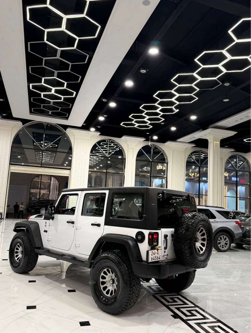 جيب ريبيكون وارد امريكي موديل 2012 محدث موديل 2020 محرك V6 سلندر مواصفات فول شاشه جبيره كاميره خلفي شاشه امامي الكتروني بصمه شغال عن بعد لايت ليد زينون ويل كروم فور ويل يعني دبل اكسل تحكم استيرن بعد هوايه مواصفات بيها سياره مكفوله من اي نواقص كله بشرط سياره بدون ضرر فقط بونيد تبديل عن شكل وبيها شبر كارت بدون اي حادث بدون شخوط بدون تعديل بدون بقسات بدون ارباك كله سليم بشرط سياره ماشي ٨٦ الف سياره مرقمه رقم سنويه جديد هه زه جديدبشرط تحويل اووكاله گير محرك بشرط مكان سياره إربيل
168$🔥😳
 سياره بل كامل محدث ماشالله شي راقي أربيل, العراق


**إذا كنت صاحب هذا الإعلان وتريد حذفه لأي سبب، رجاءا أرسل رسالة إلى الدعم الفني**