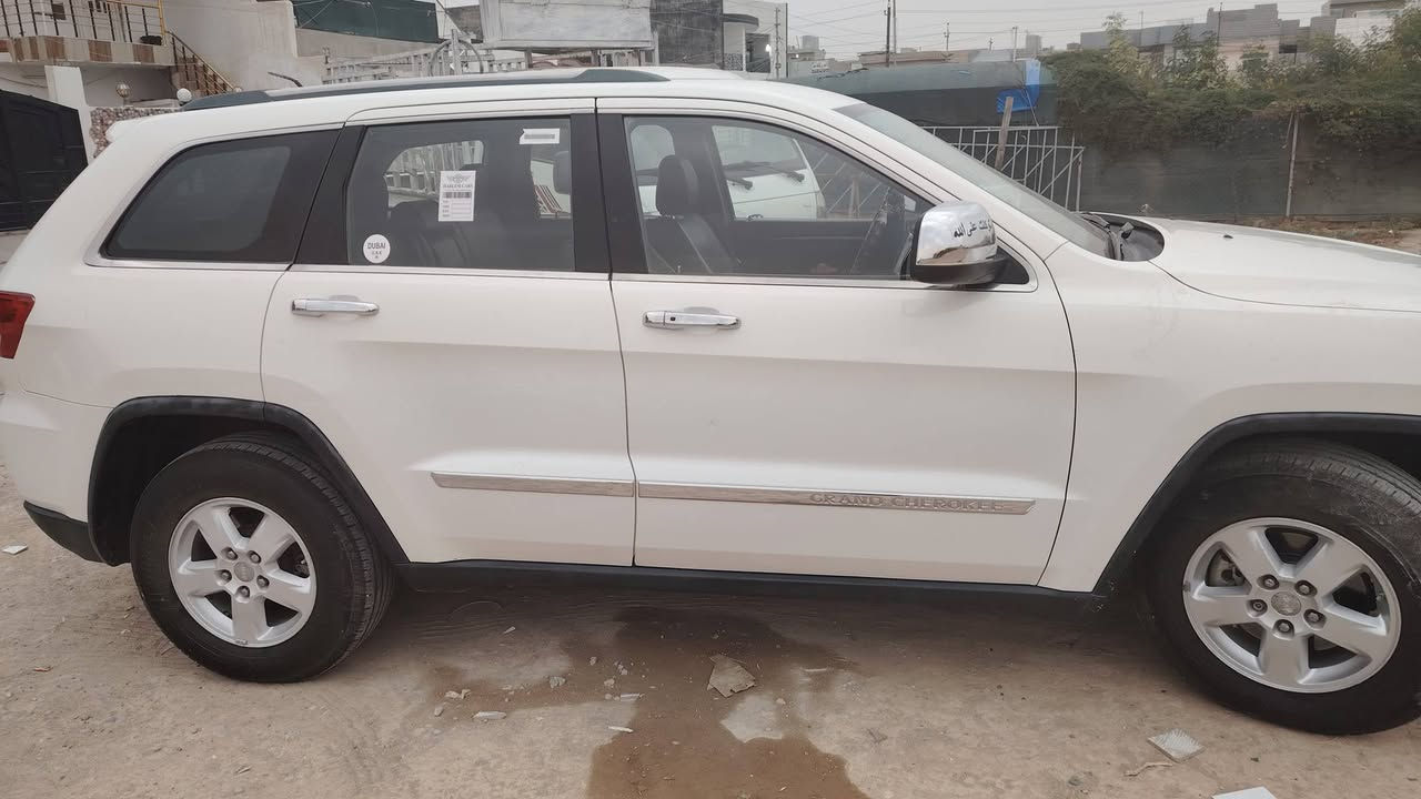 للبع جيب لاريدو موديل ٢٠١١ كلين *********** كركوك  سعره مناسب ١٦٥ بيه مجال
