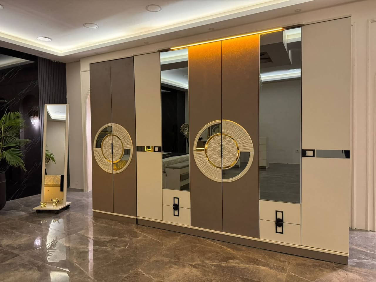 🔥 لا تفوت الفرصة! 🔥

✨ موديل باموك المودرن ✨
الفخامة الي تستحقها غرفتك 😍

🛏️ 10 قطع متكاملة
✔️ ظهر بلوك متين
✔️ براغي وچوي حديد قوي
✔️ سرير مخزن (جك) عملي وواسع
✔️ شغل درجة أولى بتفاصيل دقيقة

💎 تصميم عصري + جودة عالية + راحة تدوم

🚚 يوجد توصيل داخل بغداد ولجميع المحافظات

📩 للحجز والاستفسار:
📱 *********** (واتساب متوفر)

⸻
