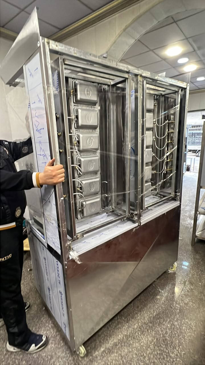 شواية شاوما ١٢ حراق مزدوج 
ستييل ٠.٨
شيش ستل ستيل 
هيكل مغلون انج ونص
***********
العلاوي شارع ٦ قرب مطعم ابو حامد
