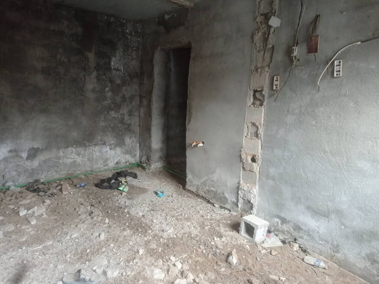 السلام عليكم بيت في القدس مساحه 150 و سعر مناسب مكلف بنشر هاذ رقم صاحب البيت ***********,***********
