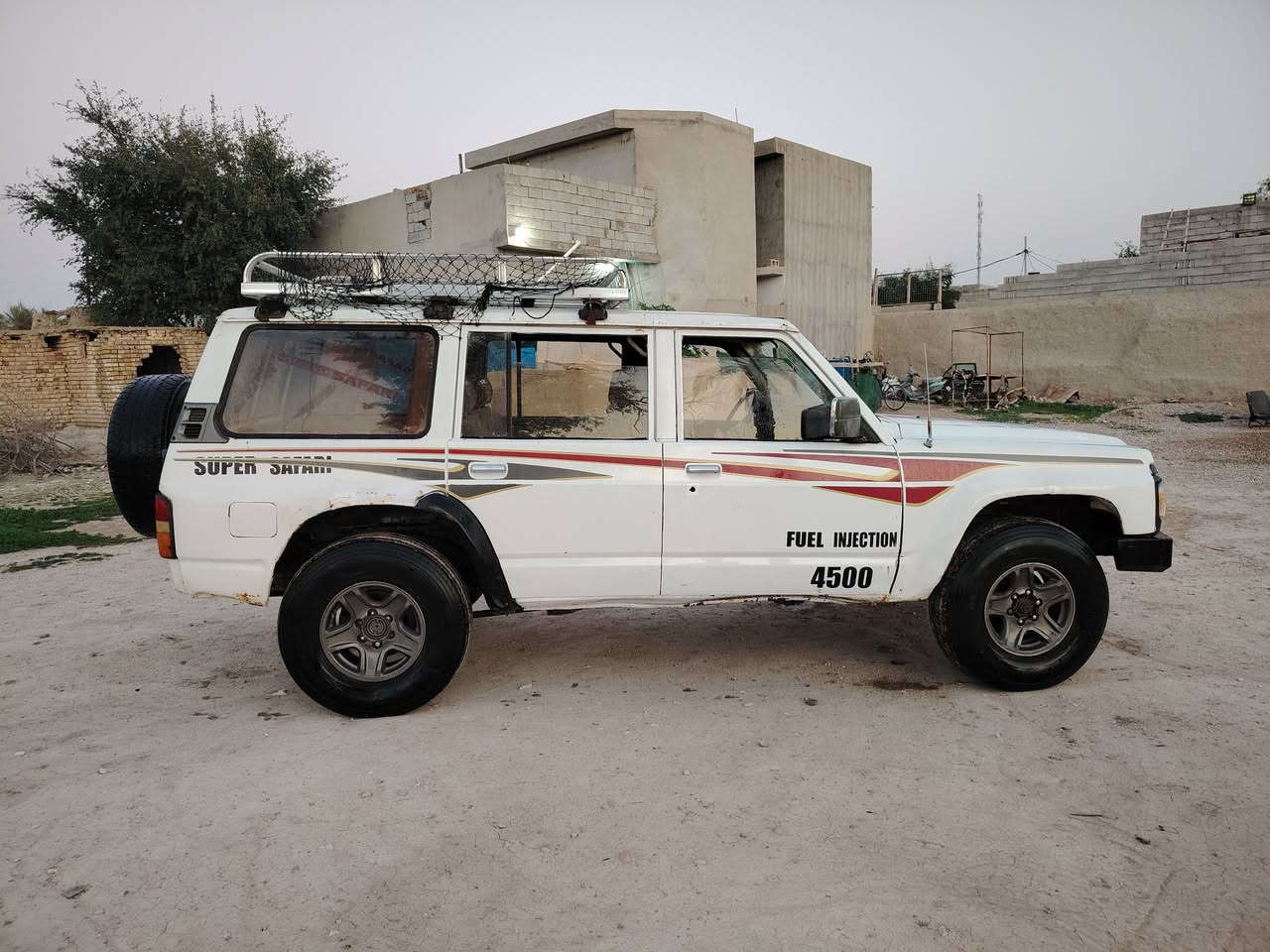 نيسان بترول موديل 90 تحويل مباشر سنوية نافذة مشروع وطني محرك 4500 كابريتر كير عادي كير محرك نضيف تخم تاير سيارة حلوة وناعمه صدر امامي خلفي جديد موجودة مندلي سعرها 45 ورقة تفاصيل أكثر ع رقم ***********
