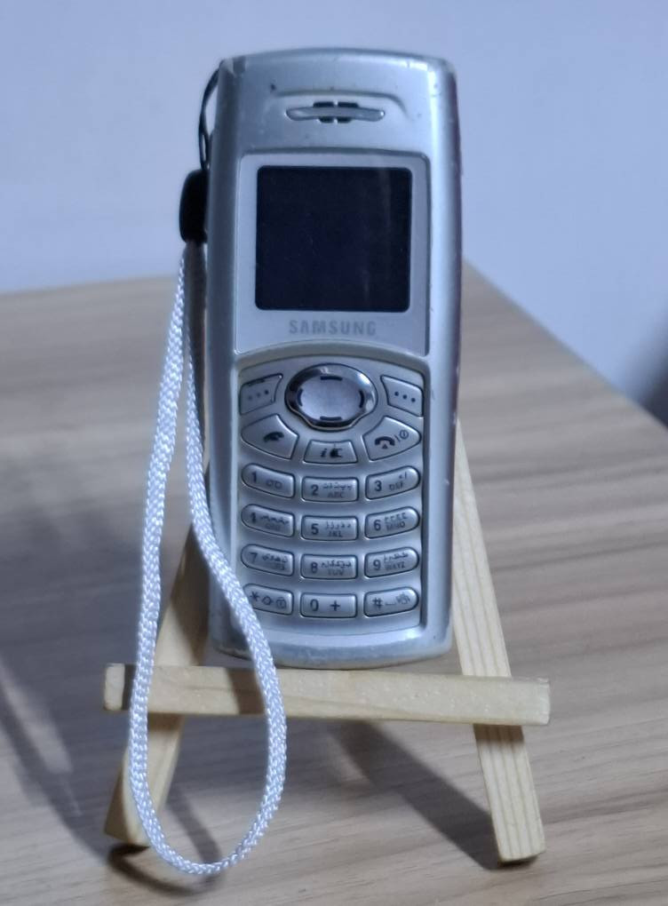 🪬بسۜمۘ اٰلله۟ اٰلرحۡمۘنۨ اٰلرحۡيۧمۘ🪬
🤲🏻اٰله۟مۘ اٰرزؗقࣗنۨيۧے مۘنۨ حۡلاٰلڪ🤲🏻
⚜️💫 SAMSUNG💫⚜️ 
 🔱  C100  🔱 
 الاصلي  💯  شرررط  عربي يقرة سيم كارت قديم وحديث
✨️  مستخدم النظافة بالصور ✨️
✨ جهاز ️ مع شاحنة وبطارية ومدالية  ✨️
✨السعر  65  الف توصيل مجاني بغداد  ✨️🛻
المكان  بغداد والتوصيل فقط بغداد  🏠 
للحجز تواصل ماسنجر او واتساب او اتصال  ☎️
0️⃣7️⃣7️⃣3️⃣9️⃣9️⃣6️⃣8️⃣0️⃣0️⃣0️⃣


**إذا كنت صاحب هذا الإعلان وتريد حذفه لأي سبب، رجاءا أرسل رسالة إلى الدعم الفني**