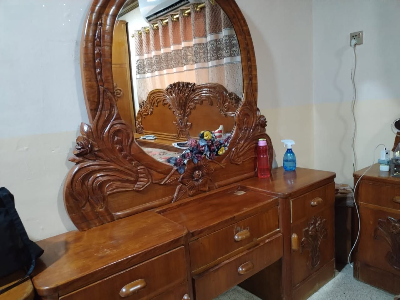 غرفه نوم للبيع سعر 500 الاستفسار ***********
