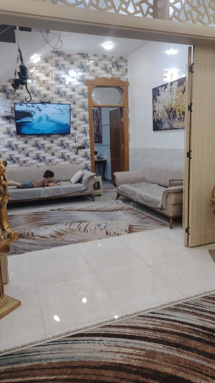 للبيع دار طابق واحد المساحة ١٢٥م شارع ١٥ يتكون من غرفه وصاله كبيره واستقبال وصحيات عدد٢ ومكشوفات البيت جديد (سند) قريب على شارع المجمعات مجمع بيتي الثاني للاستفسار *********** واتساب
