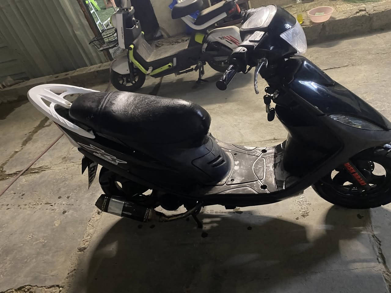 ماكس عدله 120
للبيع450 او مراوس بوشه 55 
كفرات مختمه ختم واحد كل دراجه 
صلنصه رياضي طلقه نار
دراجه اي نقص مبيه شعله شك كاع
مكان شارع حيفا 
***********
