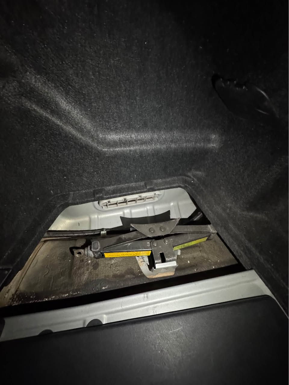 شاهینە موس بەحری ٢٠٠٥
١٨٢ بێ دووکەڵ بەحری
بێ دەعمو لێدراوی نوقسانی تیانیە 
ماڵەکە نمونەیە لەجوانی سەقفی شوشەیە
کامل دوای سپیر و جەک و هەموو شتیێکی تیایە
بێ تەق و ڕەقە کامل مەسرف کراوە
٣ پارجەی ئەوروپای هەیە
سعری (60) گەڵا
شوێن سەیدسادق
***********
*********** حلبجة, السليمانية
