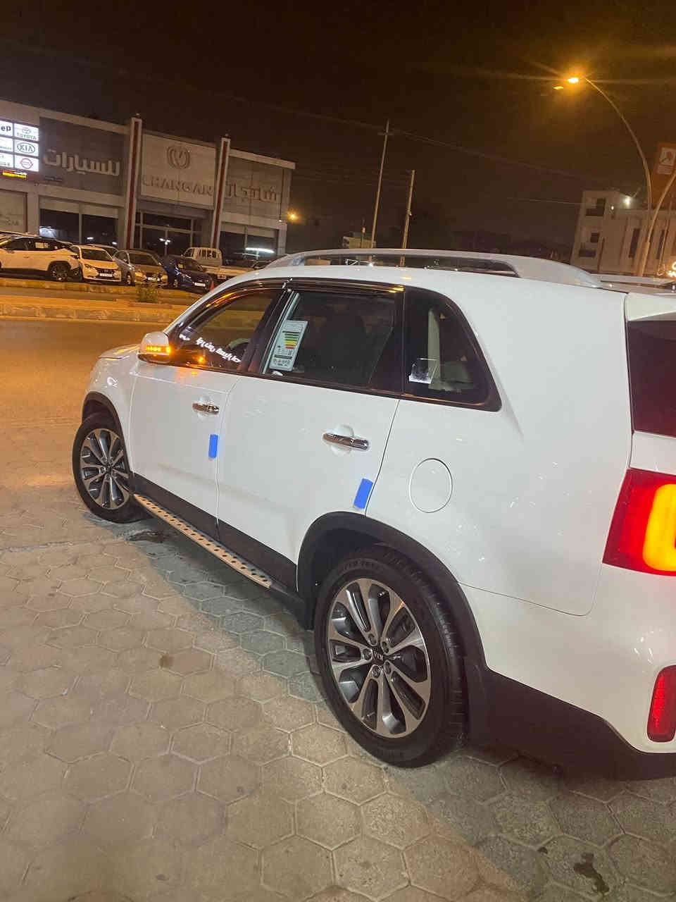 السلام عليكم 
اخواني 
سورنتو (2013) شكل ال 15
اخواني خلجيه محرك دوش 6 سلندر
السياره دولي هاي تجي اعلى الموصفات
محرك (6) سلندر 
الرقم بغداد 
محرك وكير شركه تخم تاير صدر جديده 
الموصفات بنرامه
انارت ترحيب عنده الاقتراب 
دخول ذكي بصمه 
تشغيل بصمه 
المري شفط عنده التقفيل
لد داخلي أربع أبواب 
حذن ميموري
كراسي كهرباء
كراسي جلد 
استيرن كهرباء وهيتر 
العداد ليزري
تحكمات فول 
شاشه كأمره دواره
7 راكب 
تبريد 3 قطع 
الكراسي امامي حار بارد والخلفي حار فقط 
بردات وابواب بلاديه
ليت وكشاف زنون ولد بك ليت شمعه ولد
حساس امامي وخلفي 
بزاز ليت
  

     السعر (185)قفل 
عنواني الانبار الرمادي السياره مكفوله 
***********
‭.     0773 378 1061‬
