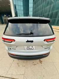 جيب ٢٠٢٣ • ٧ راكب • فور ويل