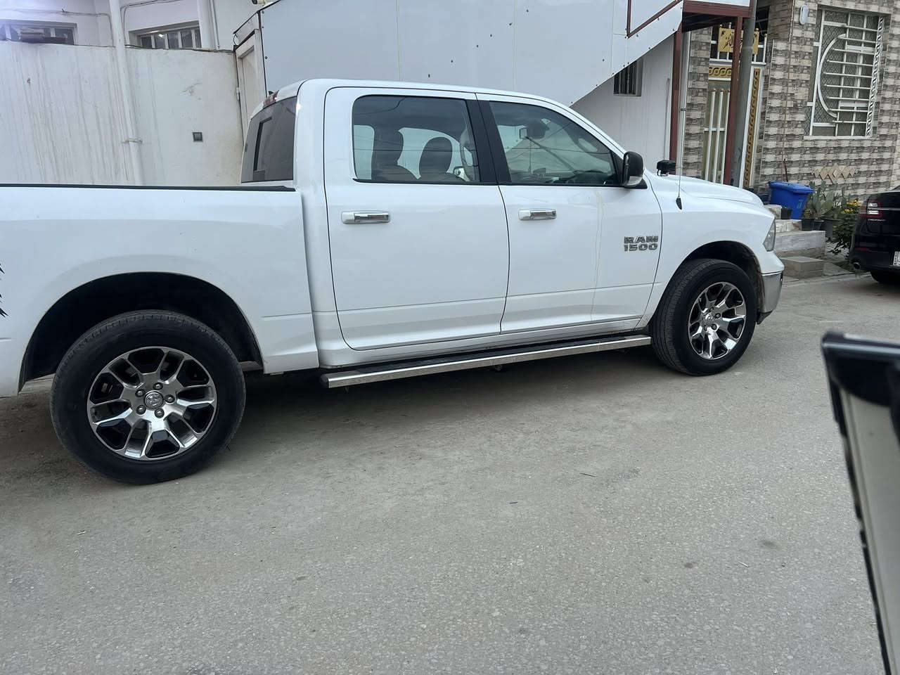 معروض للبيع فقط
رام بك هورن باب طويل بدي قصير 
# رقم اربيل أربيل جديد بدون ضريبة 
# المواصفات : BIG HORN 
# الموديل : 2018 
# الشاشه : حجم كبير 
# البصمه : عدد 1 
# تحكم ستيرن كامل 
# جامة السايق والصدر أوتوماتيك 
# معروفه مواصفات البك هورن من جكمجات وقاصه سريه وثلاجه ومنافذ شحن 
# تحكم بكشن السايق فقط 
ادامه مسويلهه قبل شهر (تنظيف غرف الاحتراق)

#### 🔴🔴الحادث مرفق بالمنشور اضافه للحداث بابين مالت الصدر والخلفه مصبوغات بالعراق يعني بشكل عام 4 قطع صبغ وخشم الشاصي ببدايته فقط تجي
السعر 175

للتواصل (فيسبوك ، واتساب ، اتصال مباشر)
***********
موقعي نجف - كوفة
