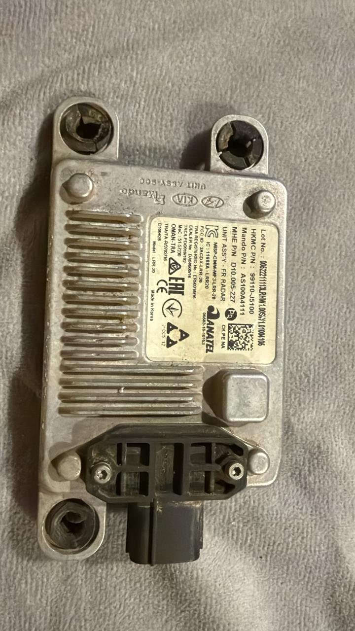 سلام عليكم للبيع رادار أمامي كيا ستينجر ٢٠٢٢رقم تليفون ***********
