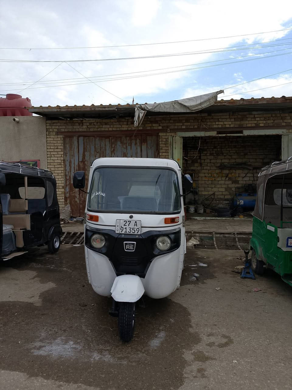 سلام عليكم تكتك البيع مديل 21 شهر 8 رقم رسنويه نكليزي بيه طخات ومجفته سعره 6400 وبيه مجال بصيط  مكاني قضاء الرفاعي التصال ***********
