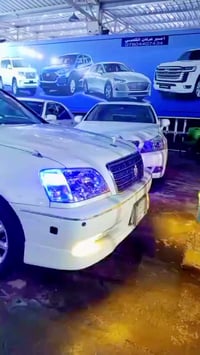 كراون • محرك كبير • فتحة سقف