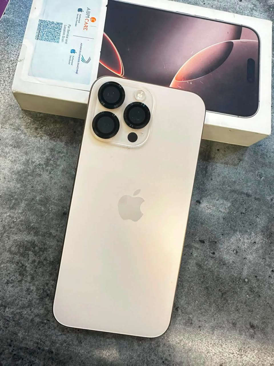 السلام عليكم 16 pro max ذاكره 256 جهاز شرق اوسط بطاريه 91 جهاز نضيف بمعنى الكلمه مبدل شاشه فقط وشاشه نوعيتهااا فول طبق الأصلي شديتهااا ب ٣٠٠ الف  جهاز ملحقاته كامله كارتونه وكيبله الأصلي السعر 950 وبي مجال قليل مكاني بغداد بياع 
***********
