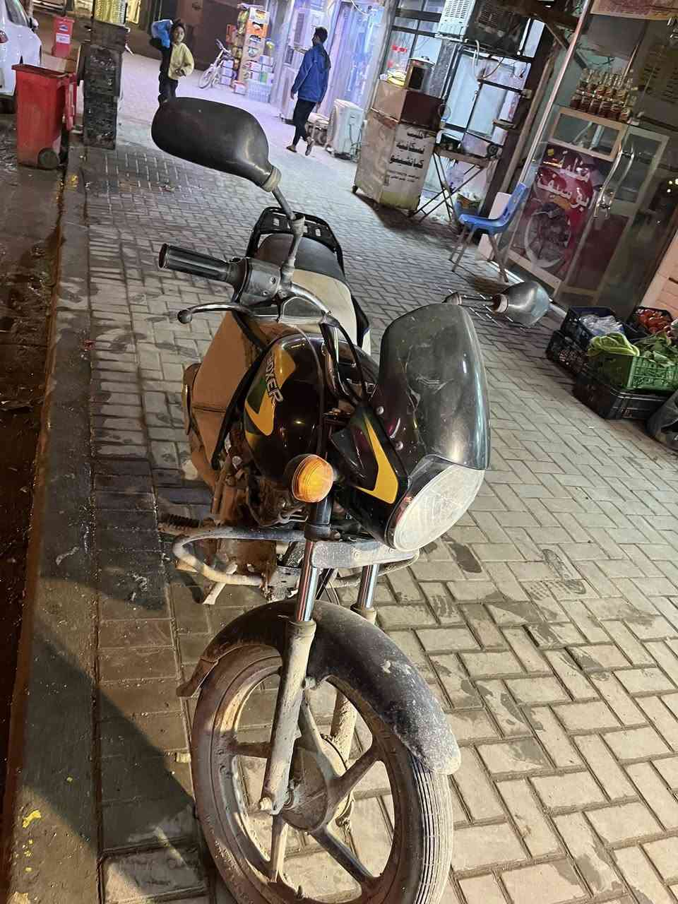 سلام عليكم بوكسر للبيع ماناقصه شي اوراق اصووولي سعره ٩٥٠وبيه مجال بسيط مكاني بابل***********
