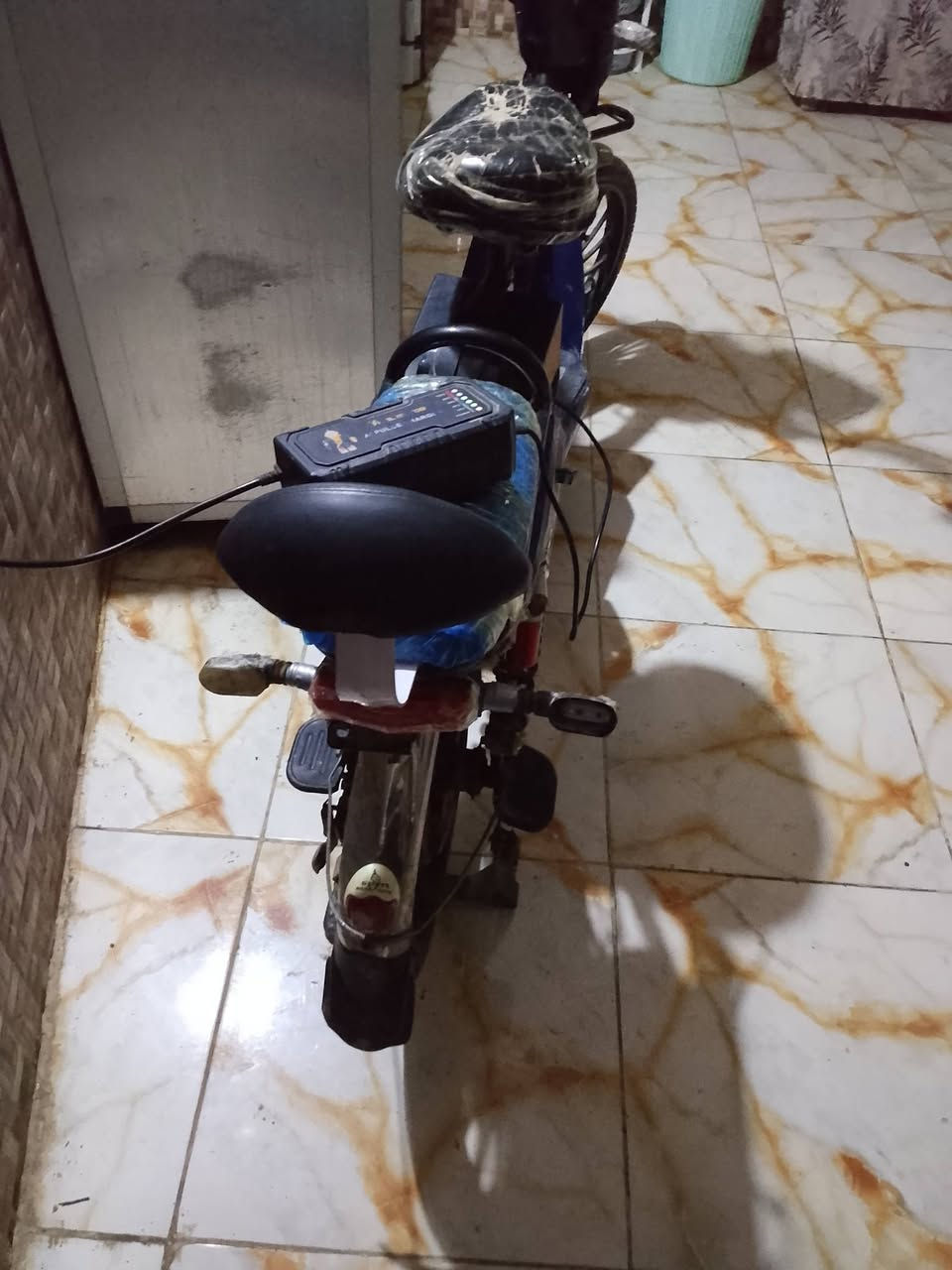 سلام عليكم باسكل شحن كامل مكمل كلشي مابي شغال بطاريات جدد ما صار شهر من جبتهن وشديتهن وخير. من الله 175 وذا اكو مراوس بدراجه هم عادي ***********
