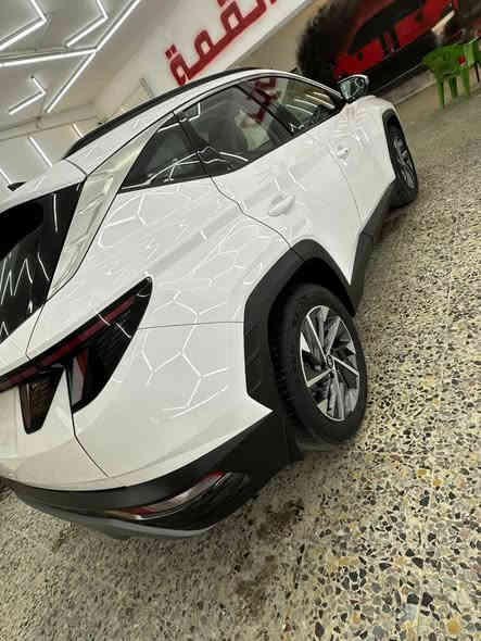 تحيه طيبه السلام عليكم ورحمة
***********
توسان2024 ( خـليـجـي )

ماشية 27 

فول مواصفات قمارة حديد 

•المحرك :  دوش 2000

•دخول ذكي

•تشغيل عن بعد 

•تشغيل بصمة

•لايت دوار معه الاستداره 

•مري شفط 

•كشافات 

•شاشة كبيرة 

•حساسات امامية خلفية

داخل جلد •

•مصابيح امامية زنون مع LED 

•مصابيح خلفية LED

•تتسع المقصورة ل 5 ركاب 

•مقاعد امامية كهرباء عدد2

•مثبت سرعة  control Cruise 

•أوضاع القيادة Drive Mode ايكو_سبورت_نورمال 

•فول تحكم ستيرن

•هاند بريك بصمة

•نظام مانع الانزلاق 

•نظام نزول منحدرات 

•أشاير بالمري 

•اوتو هولد

•شحن وايرليس

. مدخلين  USB 

•ستائر ابواب خلفية

•مري كهرباء

•مود درايف

•تبريد امامي خلفي قطعتين

باقي المواصفات المعروفه 

سنوية جديدة

السعر218
الاستفسار 
***********

ملاحظه بيهه 3 رصعات 

مكان بغداد الغزالية
