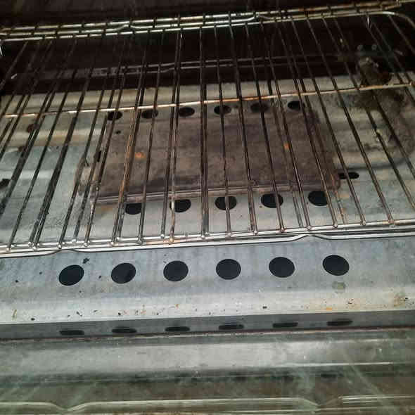 طباخ للبيع مصري ٥ اعيون وفرن شغال السعر ١٥٠ الف ***********
