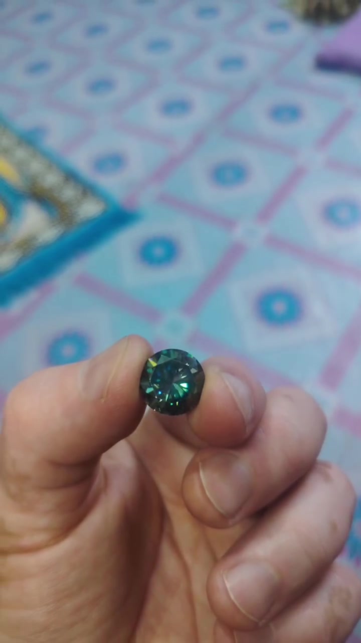 زاركون أصلي أمريكي فقط الشخص يعرف الزاركون لاحد يحجي ويقيم رحم الله والديكم مايعرف خلي يسكت *********** بغداد
