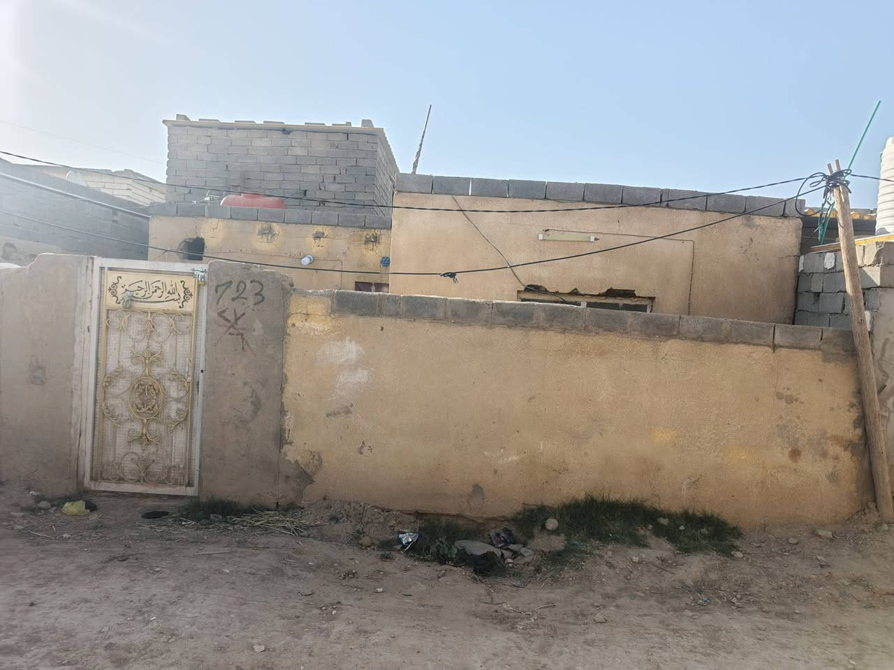 السلام عليكم بيت للبيع شارع اسواق الصدرين فرعي السكف عكاده شارع ماي مجاري كامل مشمول بكل الخدمات 
‏‪***********‬‏
