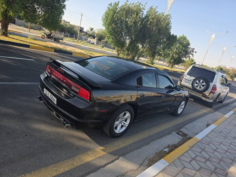 جارجر ٢٠١١ رقم بغداد بسمي بيها قطعتين صبغ سياره جديده جاهزه محرك كير تبريد صدر خلفي امامي جديد بيها شخوط مو قويه السعر ١٢٠ بي مجال حك الجيه العنوان ديالى بلدروز *********** بلاد رز, ديالى
