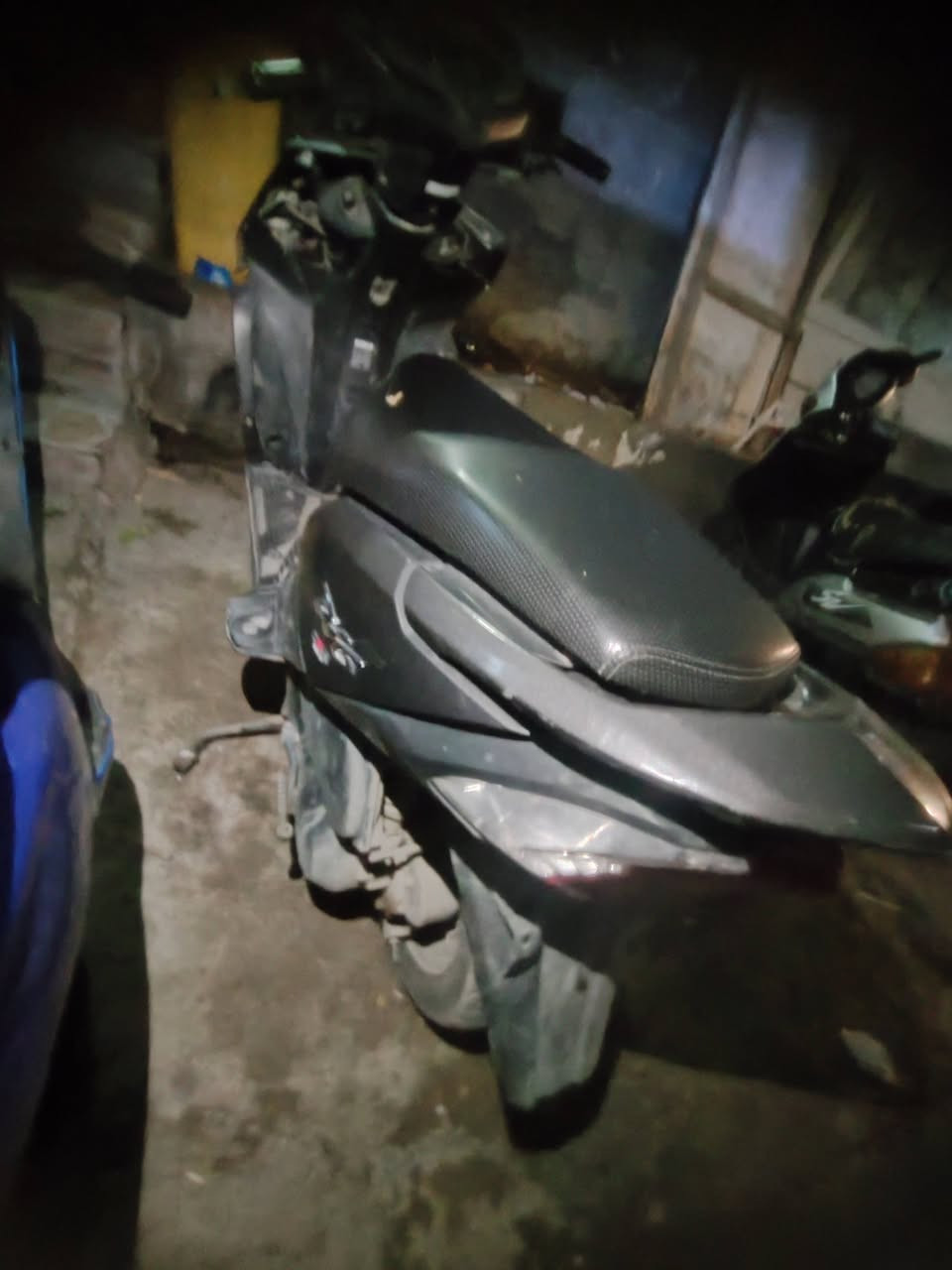 السلام عليكم دراجه هوندا موديل 2023 نضيفه فقط نقص كفر امامي سعر 550 وبيها مجال مكاني ديالى بعقوبة رقم ***********
