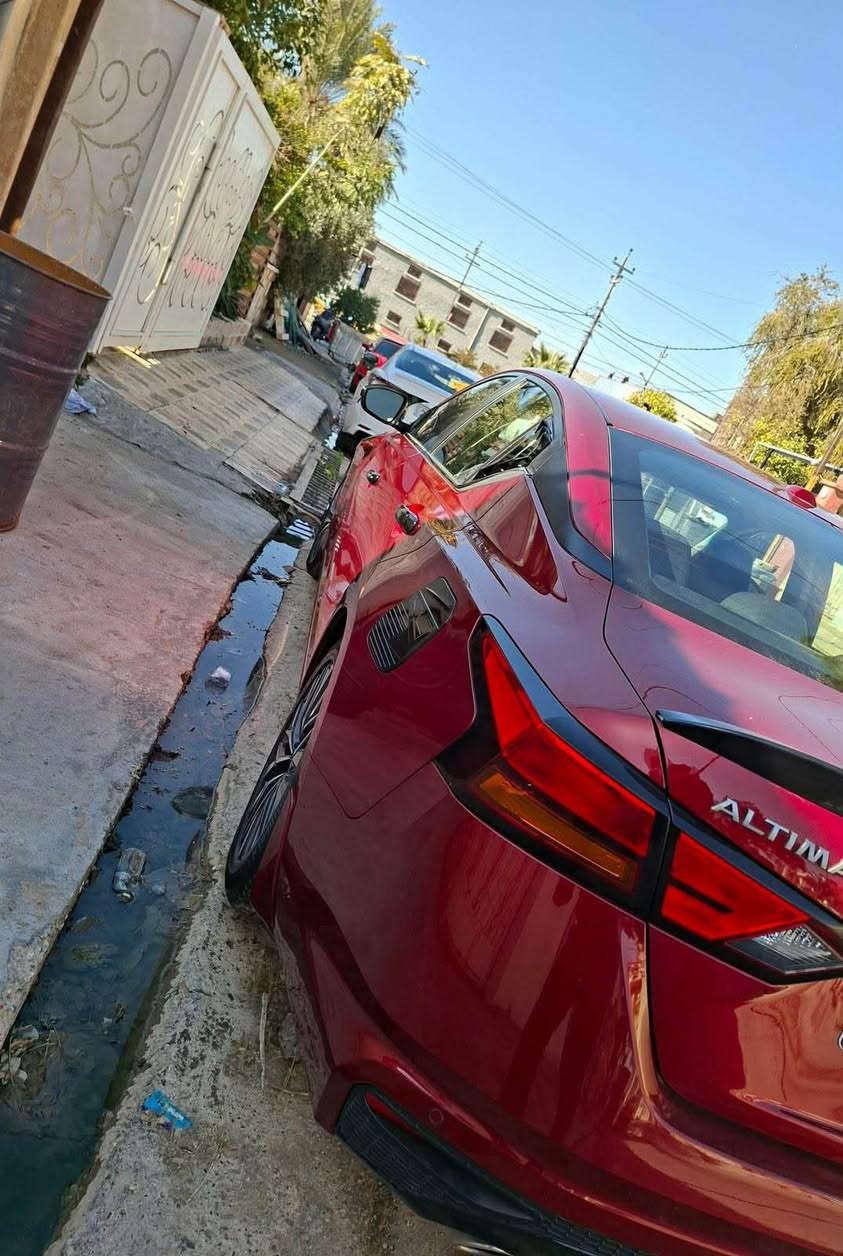 سلام عليكم 
NISSAN Sv plus و 2023  
ماشيه 42mil
سياره جديده بمعنى الكلمه
دفتر بانزين سنويه جديده
مكاني كركوك 
***********
السعر140 وبيها مجال قليل 
كلش موضح بفحص السياره سعرها اقل من سوك الشراي خابرني وتدلل كركوك, العراق
