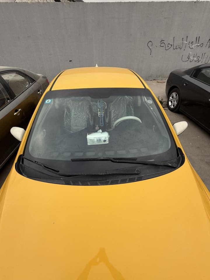 كيا فورتي 2015 مكينه 2000دوش كشنات جلد حادث بنيد وجاملغ جانب الايمن سياره خير من الله تبريد شغال 
السعر 105$ وبيها مجال للشراي بيع عقد مروري مباشر 
حداديه جديده 
***********
مكان السياره بغداد
