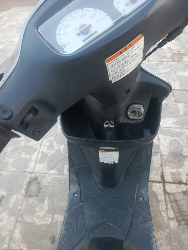 السلام عليكم دراجه سازوكي جنطه اللون فيلي السعر ٤٥٠ وبيه مجال للشراي اوراق اي نقص مابيه للتواصل *********** حي الرساله شارع الماطور عمارة, ميسان
