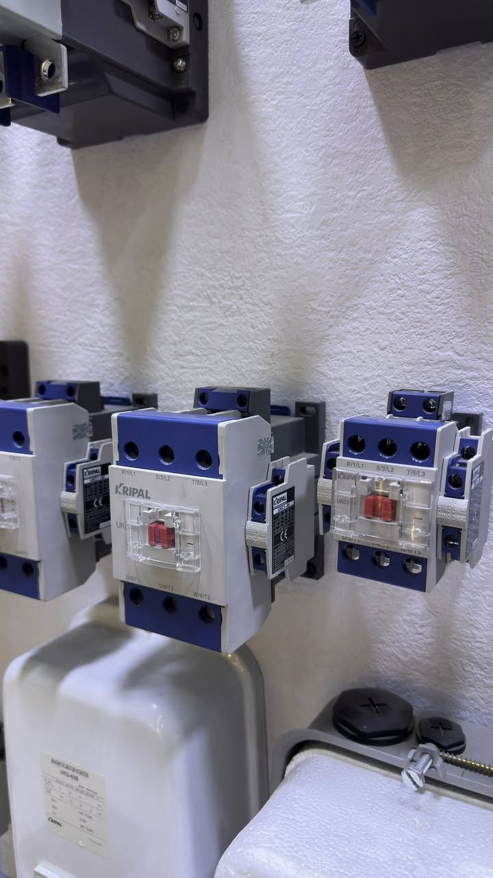 ⚡️ عروض KRIPAL.. الجودة العالمية بأسعار تنافسية! ⚡️
رغم رفع الرسوم الجمركية، شركة الضوء الذهبي تدعم مشاريعكم بأقوى التخفيضات على كافة القواطع الكهربائية من ماركة KRIPAL الأصلية.
✅ متوفر الآن: قواطع MCCB، كونتكترات، ومعدات حماية بمختلف السعات.
✅ شعارنا: امتصاص فرق السعر لنبقى الخيار الأفضل لكم.
✅ ضمان وأداء: حماية أكيدة لشبكاتكم الكهربائية.
📍 بغداد - شارع المغرب- قرب الجوازات-شركة الضوء الذهبي
📞 للاستفسار والطلب: [***********]
KRIPAL.. الأمان الكهربائي العالمي في العراق. 🇮🇶
#الضوء_الذهبي #كهربائيات #قواطع_دورة #العراق #بغداد #تخفيضات #عروض #تجهيزات_كهربائية #KRIPAL #MCCB #كهرباء_العراق
