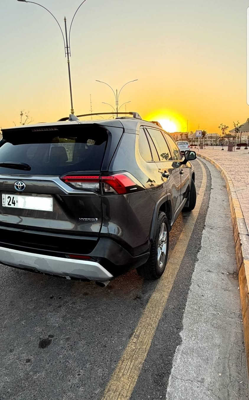 🚙 رافور XLE 2023 | فيراني ملكي
📏 30,000 كم | 📄 هزه 2027 | ⚙️ بنزين (مو هايبرد)

المواصفات 🔰

سلايت روف + شاشه كبيره + ليد أمامي
بصمه تشغيل + أبواب + صندوق + تشغيل عن بعد 
لايت زينون بلادي + كشن كهرباء 
كشنات تدفئة + شاشة ترحيب + عداد ديجيتال + بريك دكمه + نقاط عمياء 

شاشه أعطال + نظام أندرويد + شحن لاسلكي
رادار أمامي + خلفي + كاميرا خلفية
تحديد مسار + توقف ذاتي أمامي +
حساسات إطارات + Auto hold + مانع انزلاق 

كروس سرعه ذكي + مود درايف 3 وضعيات + تحكم ستيرن
سستم سماعات دمام + ويل كب وبقية الامور المعروفه 

🔻الضرر
بدون إيرباك | جاملغ خلفي | باب صندوق خلفي 
📩 للاستفسار : راسلني مباشرة او واتساب (***********)
