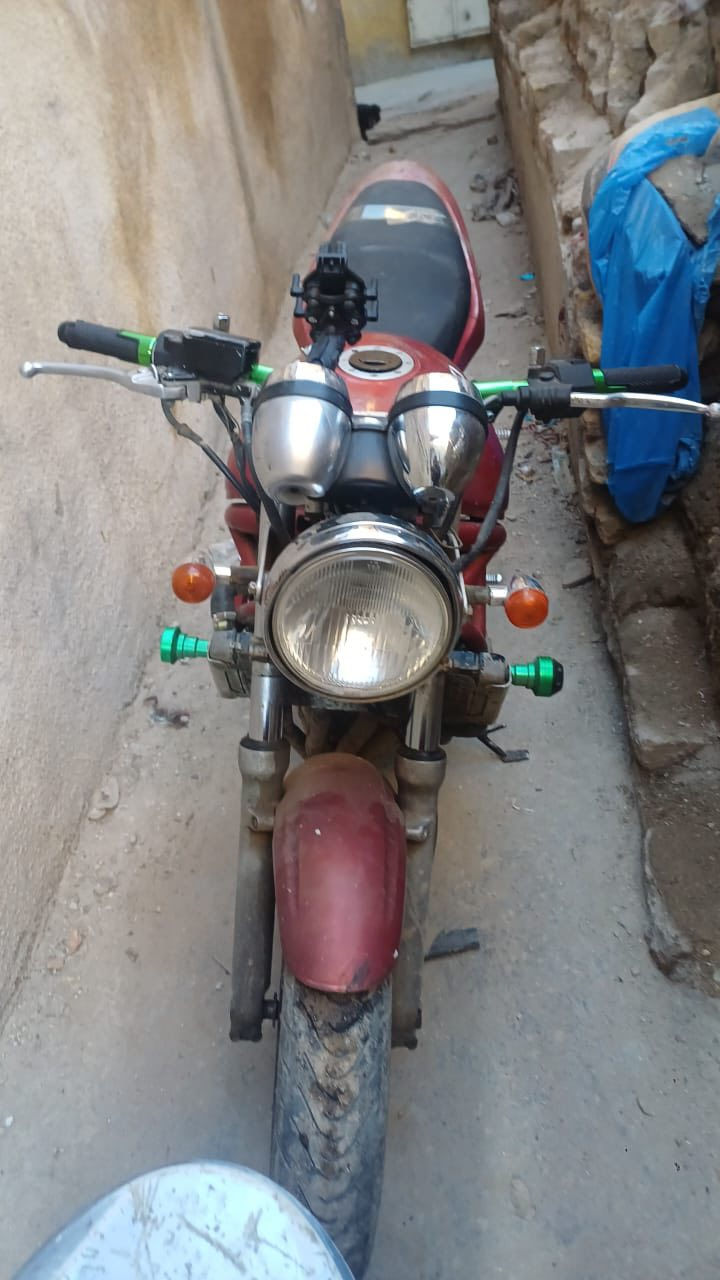 السلام عليكم بانده ربع خير من الله دراجه كفاله عامه بكل وقت انكر سلف وطلع نضافه ٧٥% يحتاجلها شويه ترتيب كله شغال 
بيع او مراوس حسب القناعه 
مكان بغداد ***********
