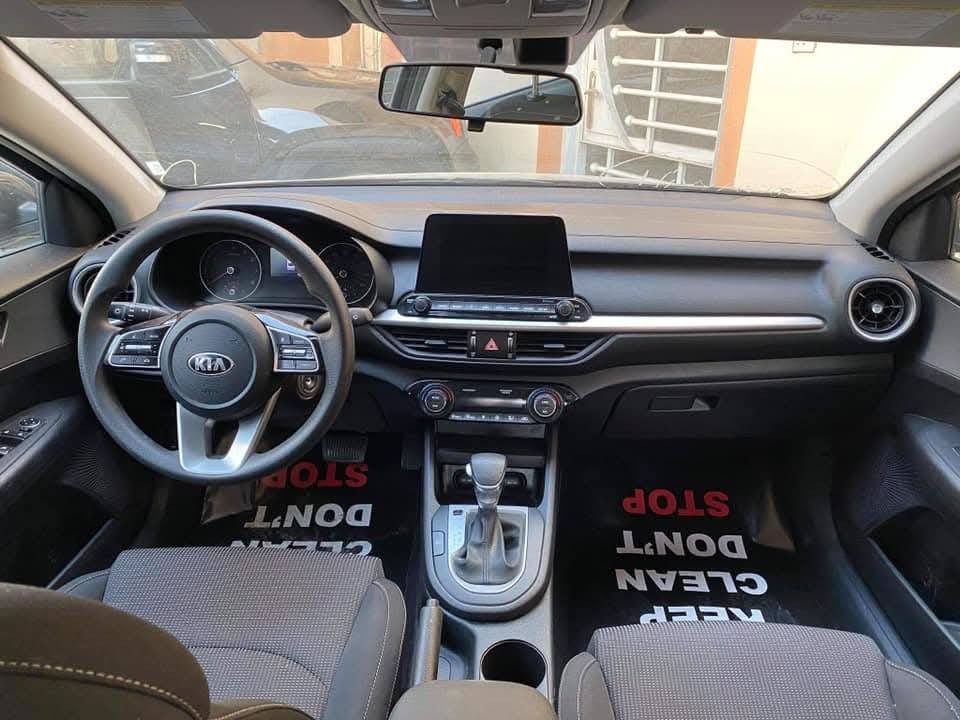 السلام عليكم كيا فورتي 2019 نص فول تخم تاير جديد بطاريه جديده ماشيه 88 ضررها بابتين بدون تبديل بدون ايرباك والسونر موجود  🙂 السعر 125 وبيها مجال
 ***********
